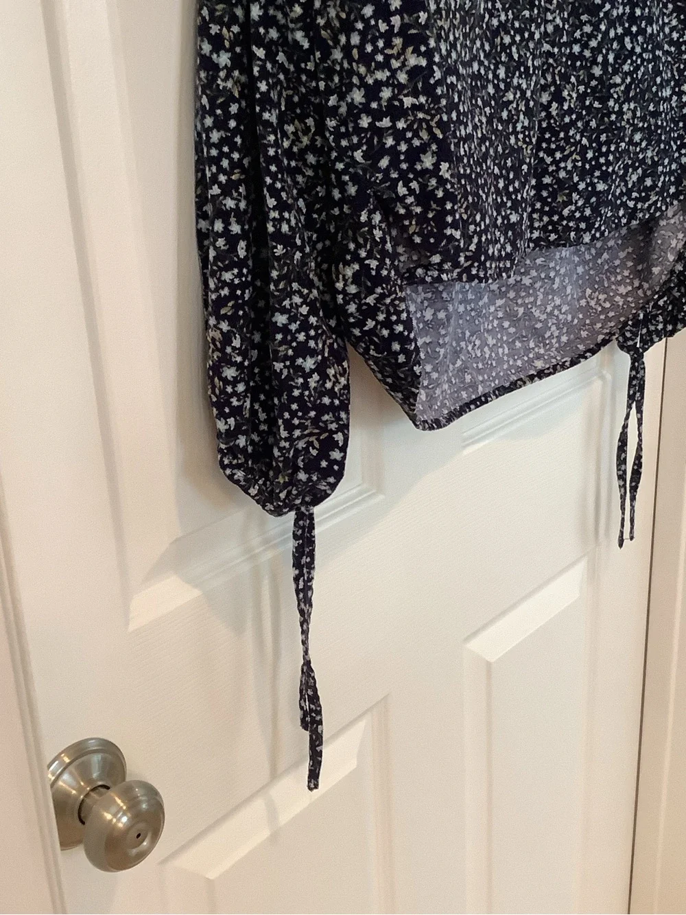 Old Navy Navy Blue Floral Button-Front Blouse